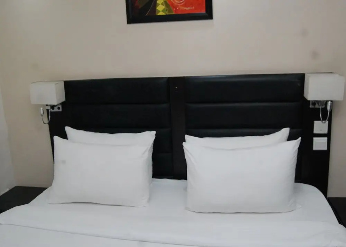 Leawood Hotel