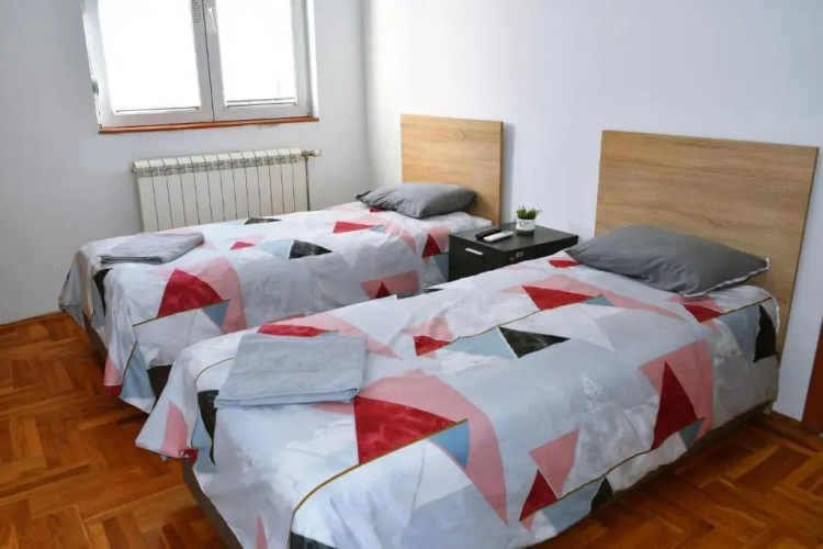 Hostel Sani