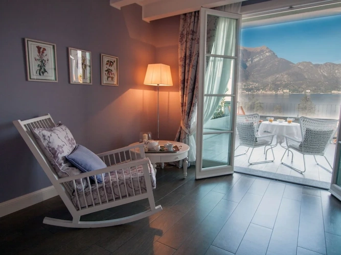 Junior Suite with balcony and with lake view