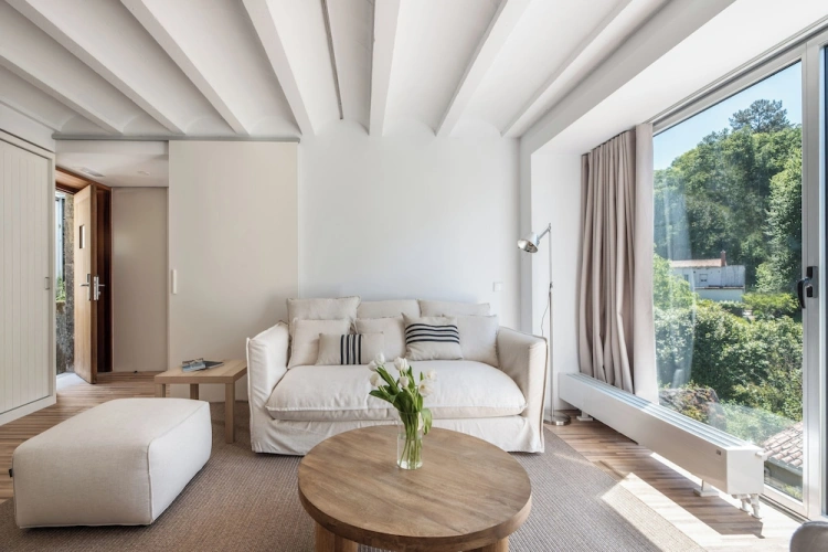 Apartment with garden view