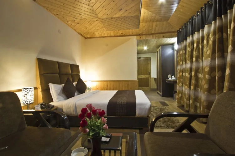 Luxury Double room with land view