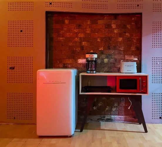 Deluxe Studio