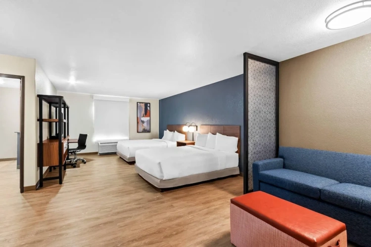 Quadruple Suite