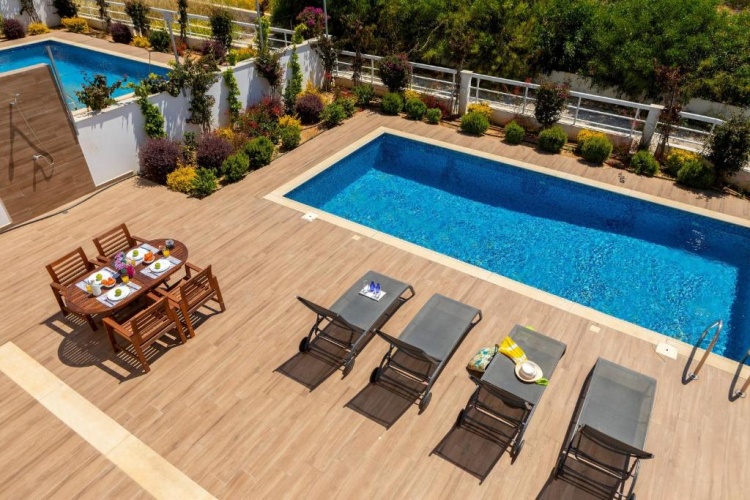 3 Bedrooms Villa with balcony and with pool view