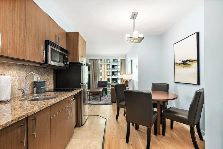1 Bedroom Deluxe Suite