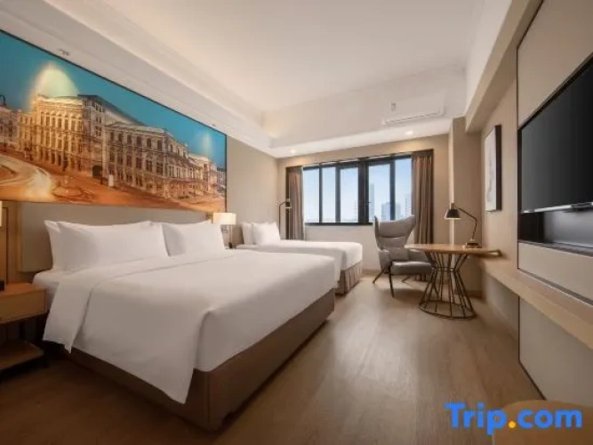 Standard Twin room with city view