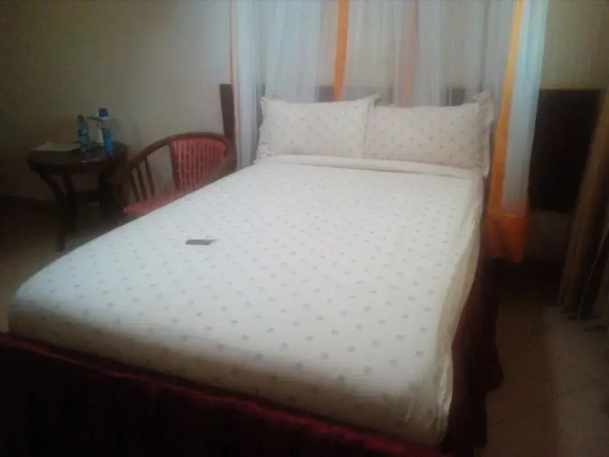 Silvia's  Inn Hotel