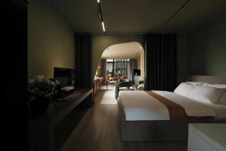 Luxury Suite