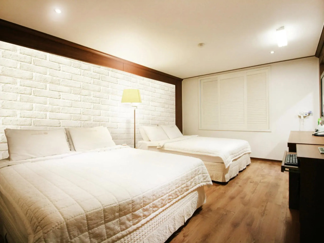 Orange Hotel