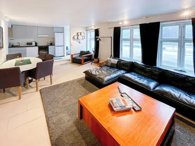 2 Bedrooms Apartment