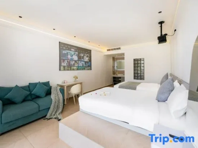 Standard Twin room with sea view