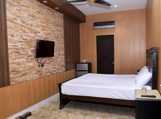 Hotel 12J
