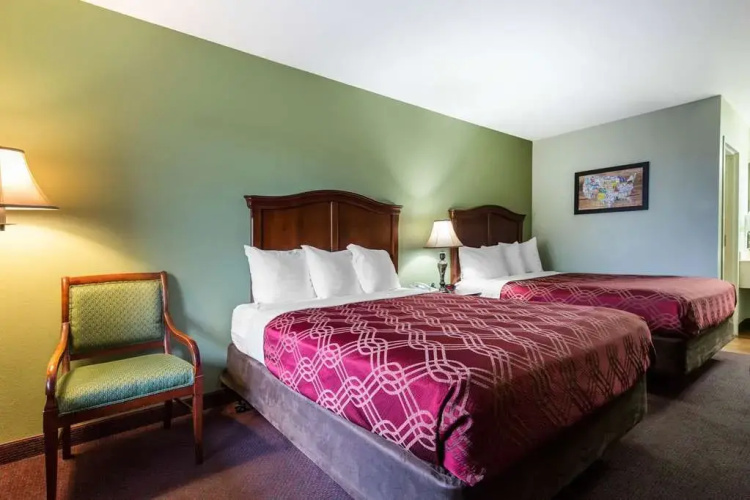 Econo Lodge at Thousand Hills