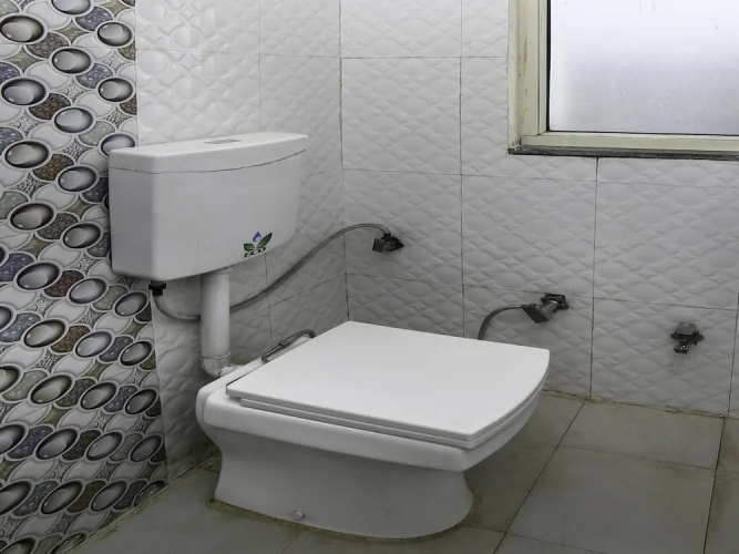OYO 27825 Hotel Royal