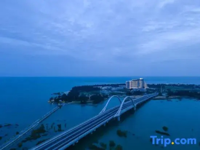 HUALUXE Hotels and Resorts BEIHAI SILVER BEACH RESORT