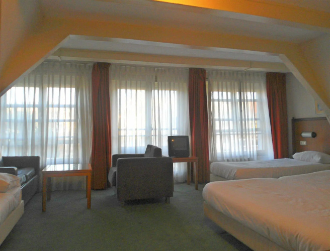 Supper Hotel