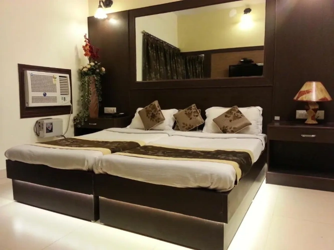 Luxury Double Suite with city view