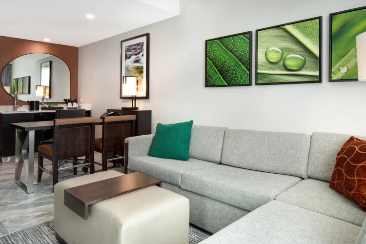 2 Bedrooms Double Suite
