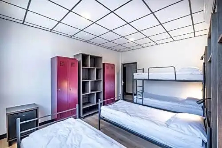VOLA Hostel