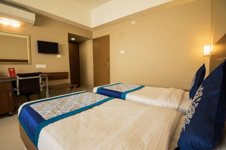 OYO 9989 Hotel Classic Executive