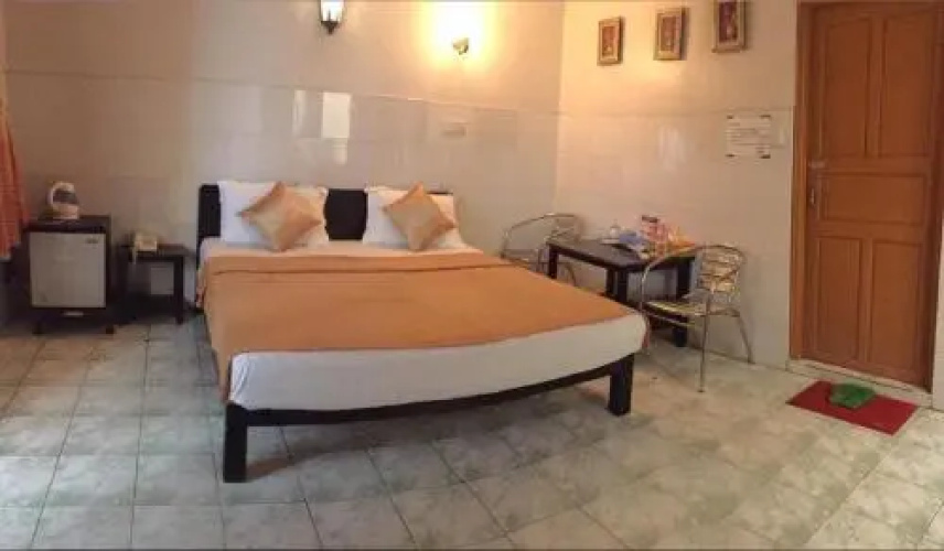 Thukha Myaing Guest House 1 - Burmese Only