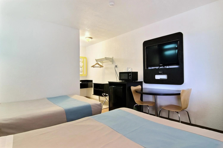 Motel 6 Carlsbad, NM