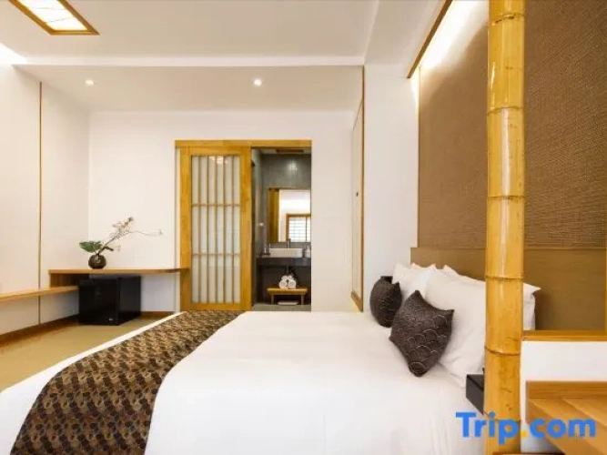 Standard Double room with courtyard view