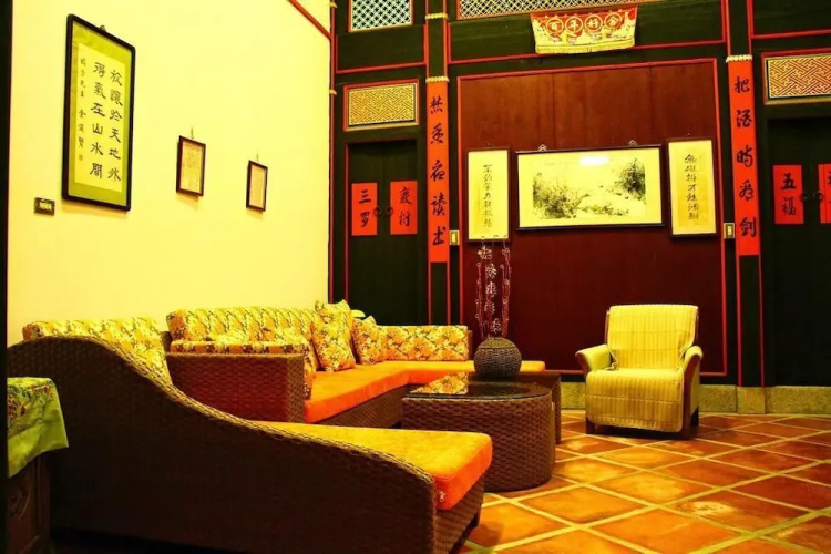 No. 85 Shuitou B&B