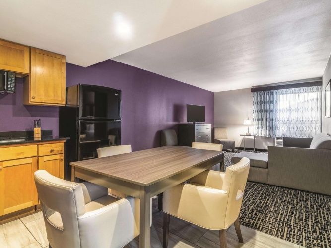 Quadruple Suite with view