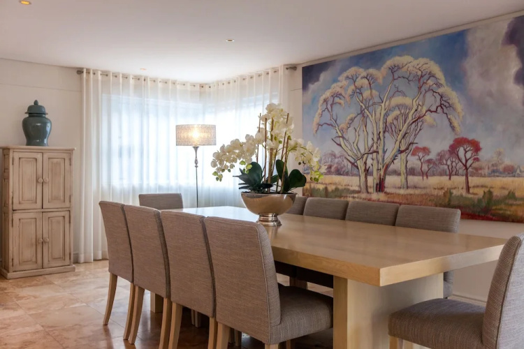 Geneva Drive Luxury Villa