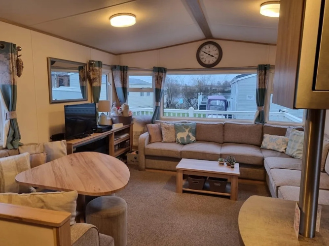 Luxury Pet Friendly Hot Tub Breaks at Tattershall