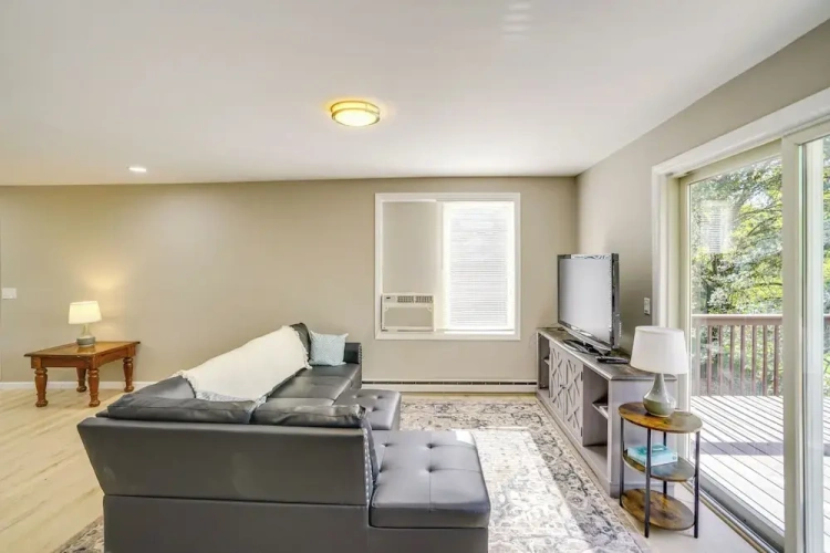 2 Bedrooms Apartment