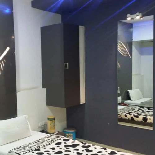 Hotel Decent