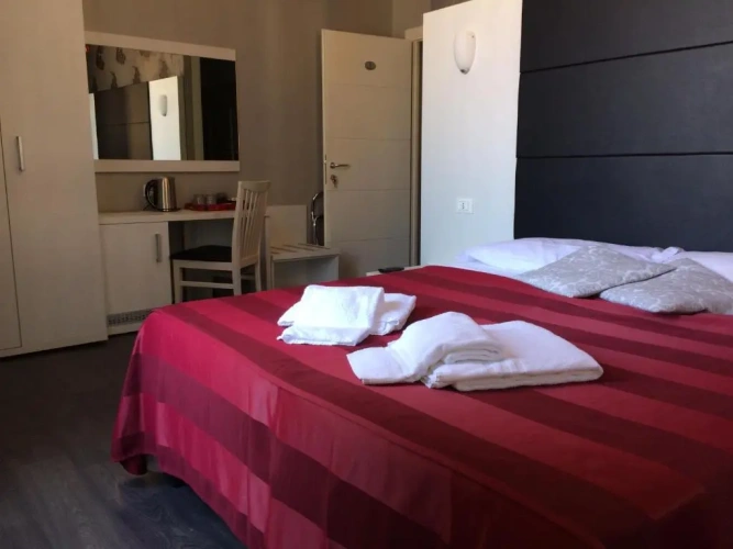 Deluxe Double room with city view
