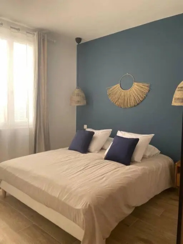 Cassis centre, superbe appartement neuf, 50m port.