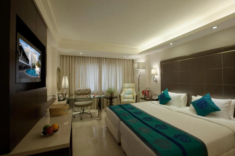 Hotel Savera