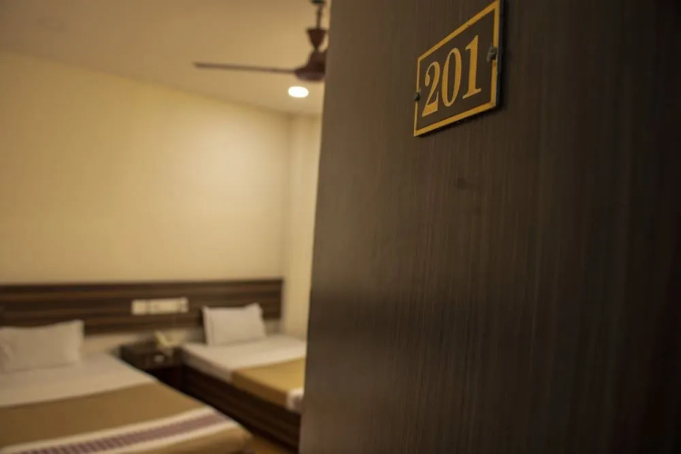 Hotel Nava Yug
