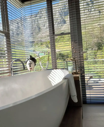 Deluxe Suite with mountain view