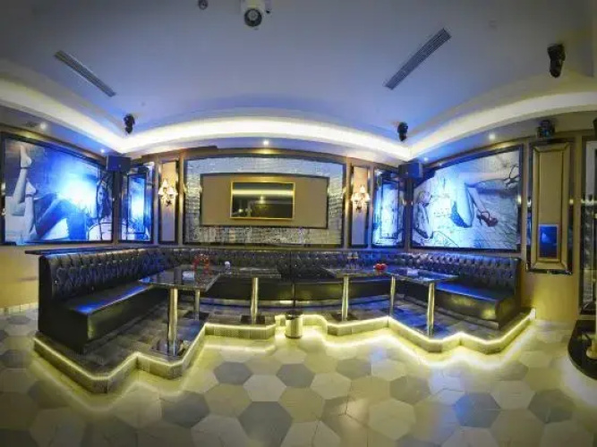 Knight's Hotel Europark Resort