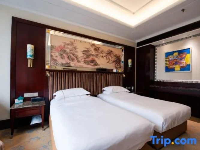 Standard Twin room with view