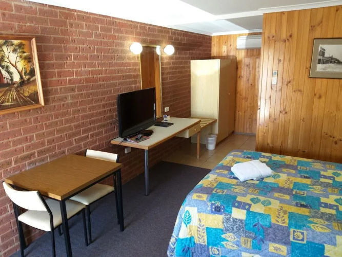 Country Mile Motor Inn
