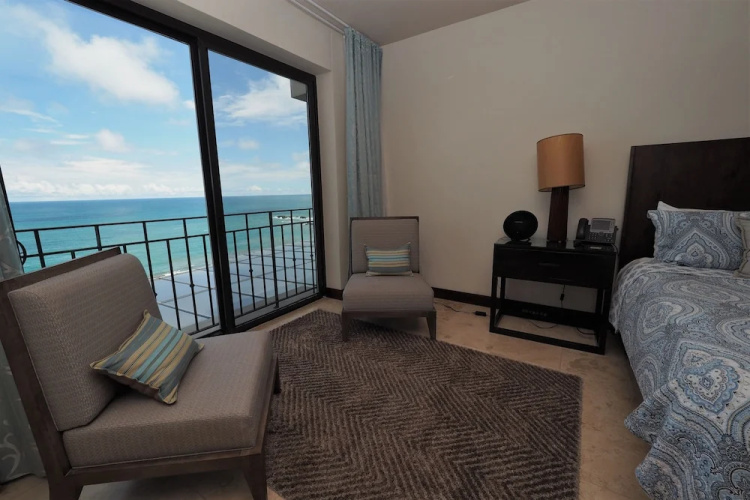Crocs Resort Oceanfront Penthouse Jaco
