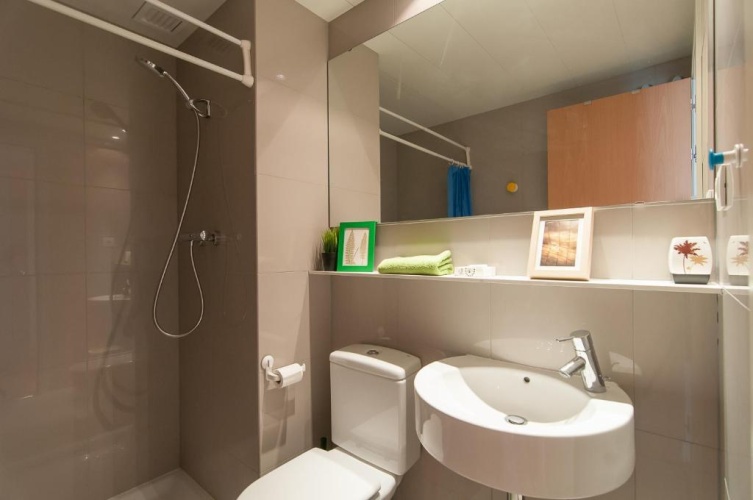 2 Bedrooms Apartment