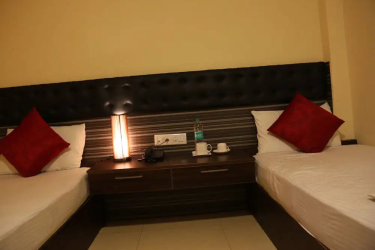 Hotel Bashyam Park