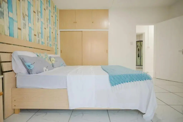 Lovely 2-bedroom duplex with pool