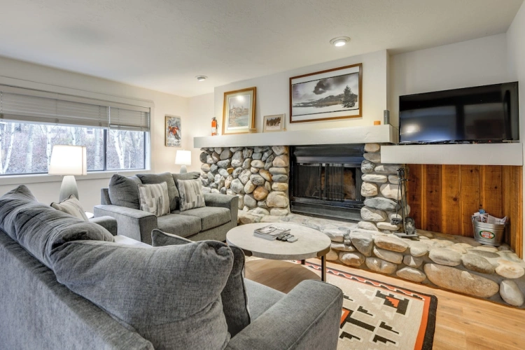 2 Bedrooms Apartment
