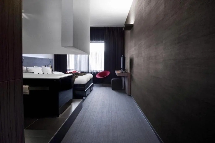 Carbon Hotel - Different Hotels