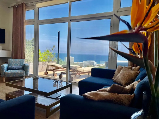 FlyViewFlatsGOLD PrivateHotTub with SeaView