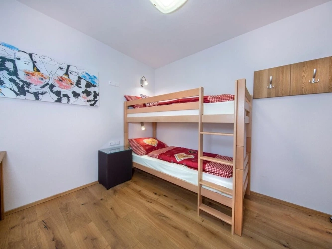 5 Bedrooms Classic Apartment