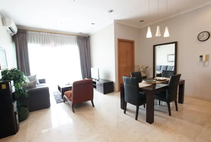 2 Bedrooms Apartment